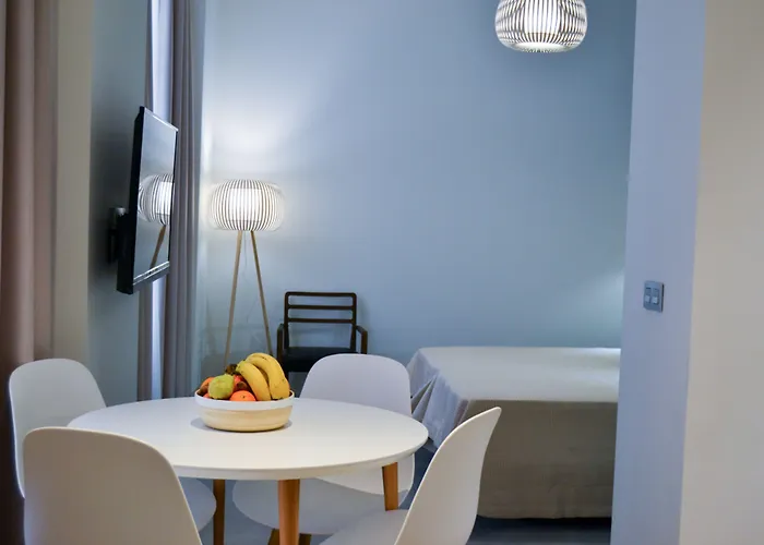 Debambu Larios * Малага