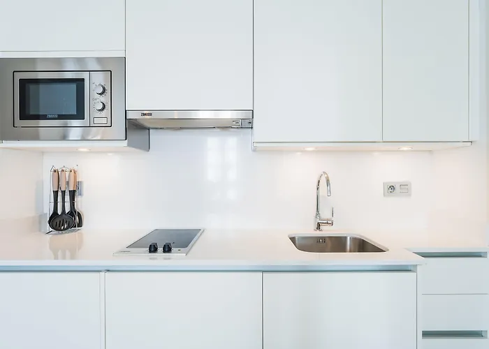 Debambu Larios * Малага